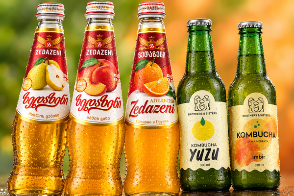 Napoje: różne smaki lemoniad i kombucha